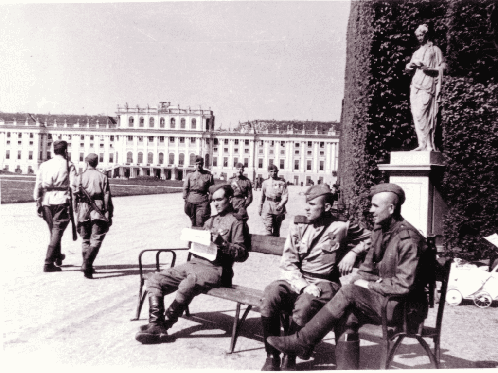 Zerstörtes Wien nach dem Krieg