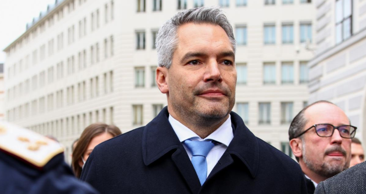 Канцлер Нехаммер на международной арене